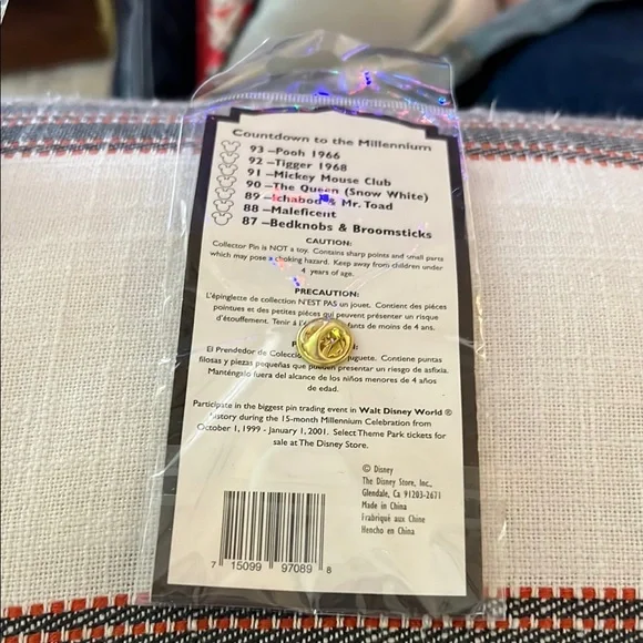 Disney Countdown to the Millennium Pin Set - Picture 4 of 4